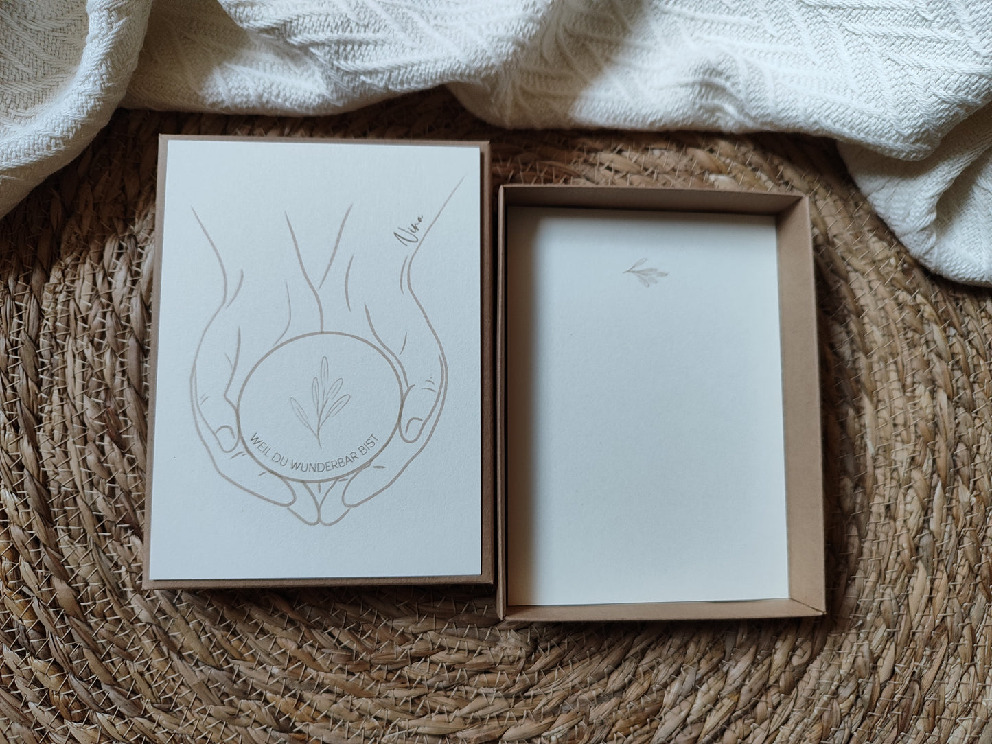 HÄNDE Outline