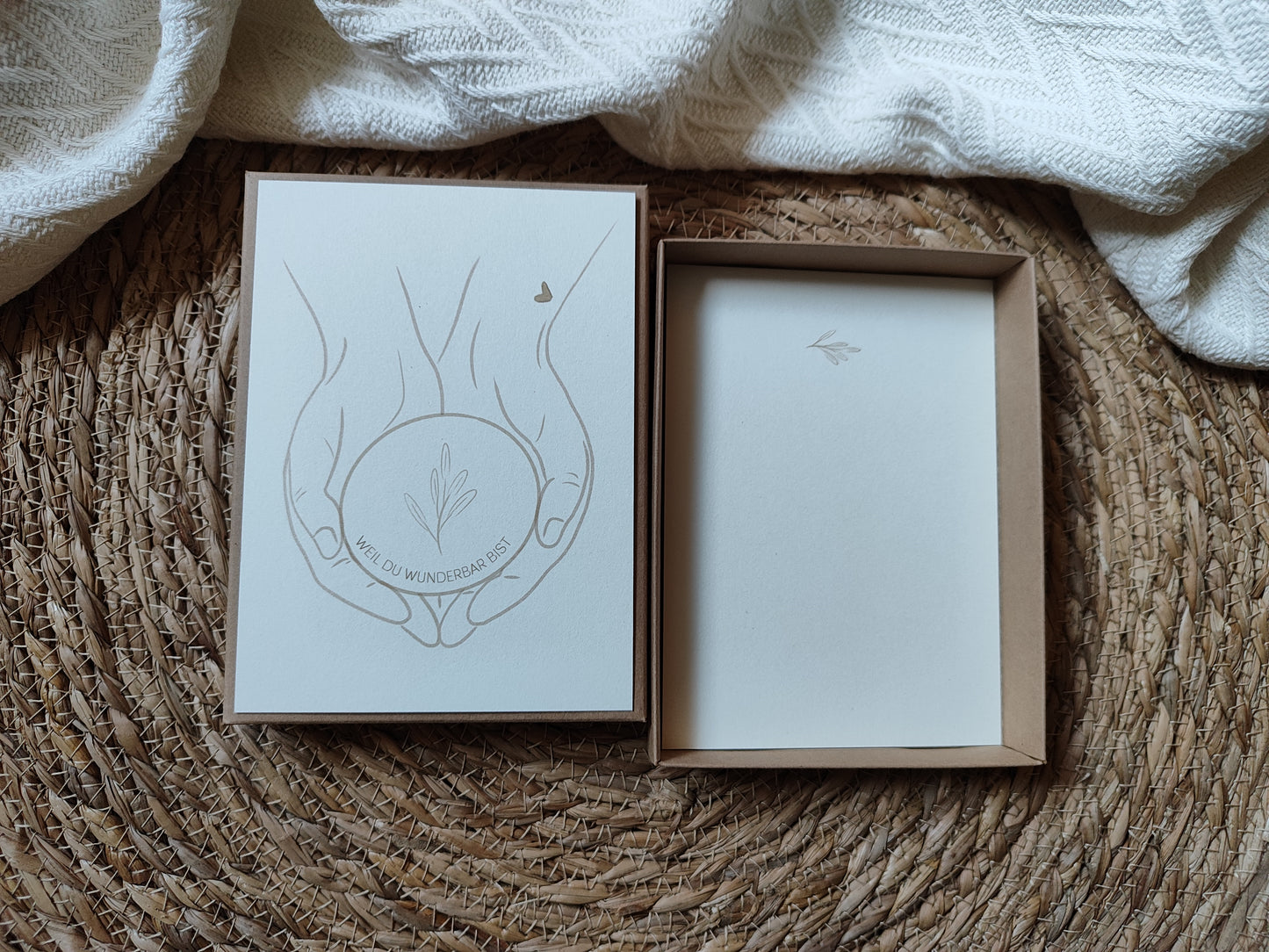 HÄNDE Outline