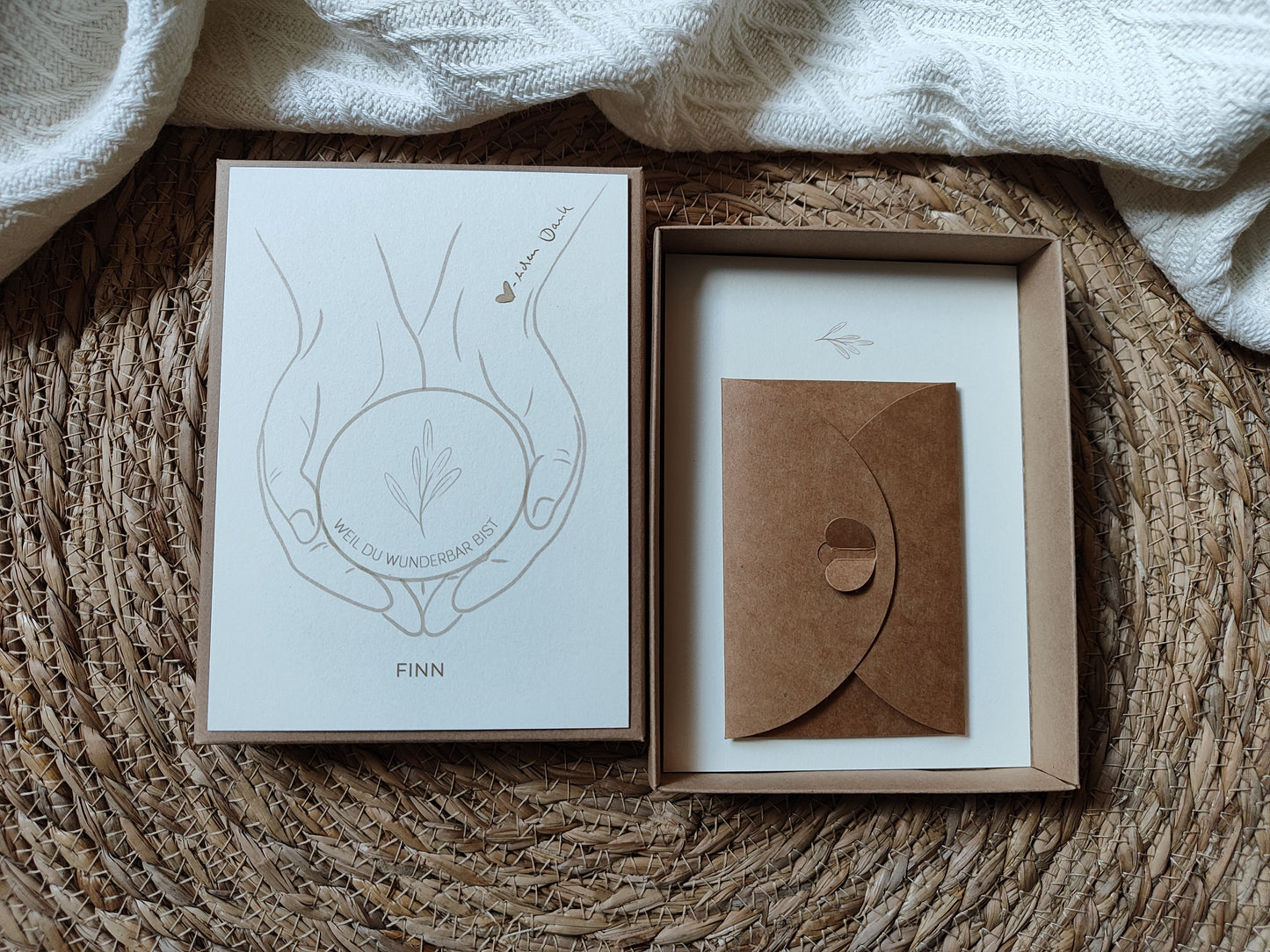 HÄNDE Outline
