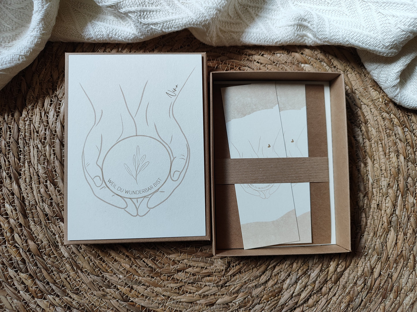 HÄNDE Outline