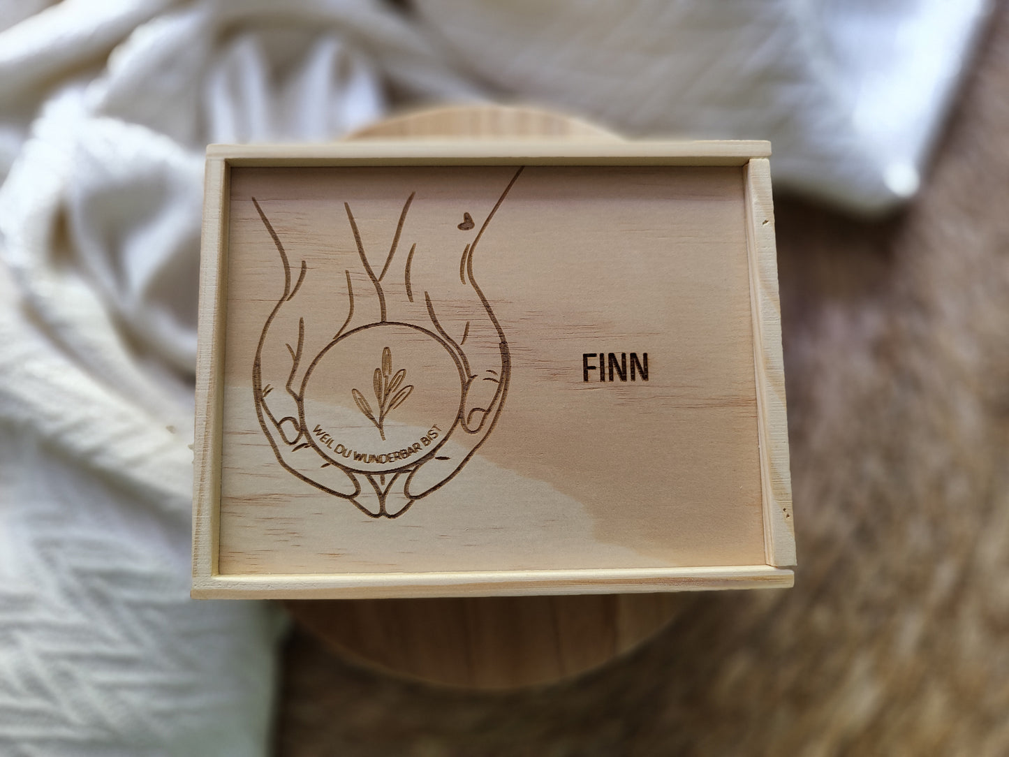 HÄNDE Outline